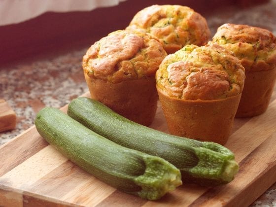 4 Zucchini-Muffins, 2 Zucchini